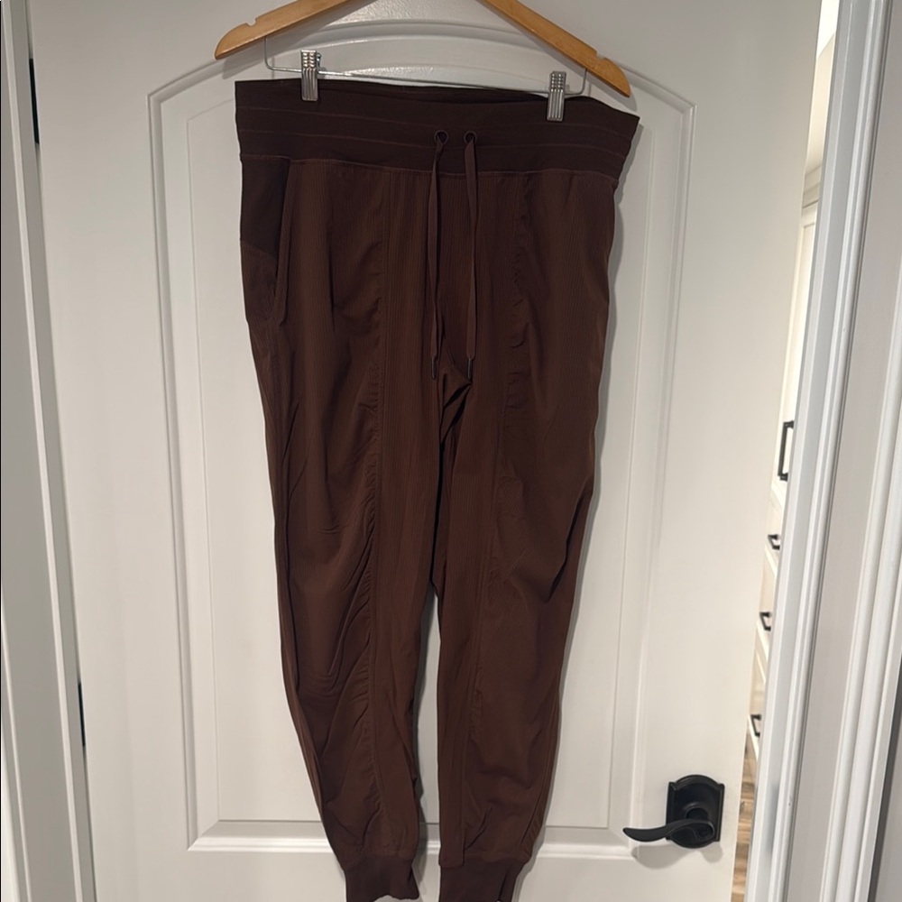 Lululemon Mid-Rise Jogger Pants